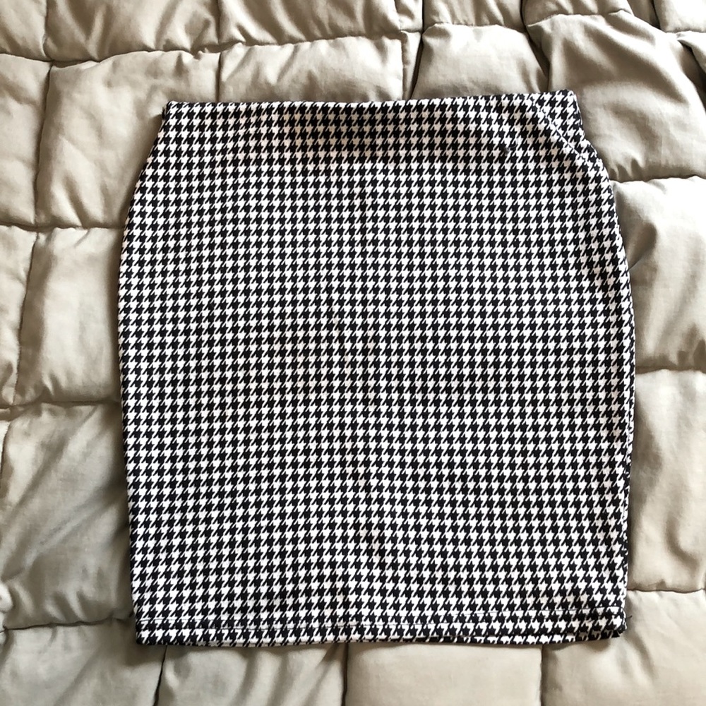 Black & White Checkered / Gingham Pencil Skirt